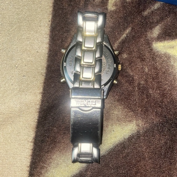 PreOwned Vintage Antique Citizen Titanium Quartz With Invicta Original Box . - Picture 2 of 11